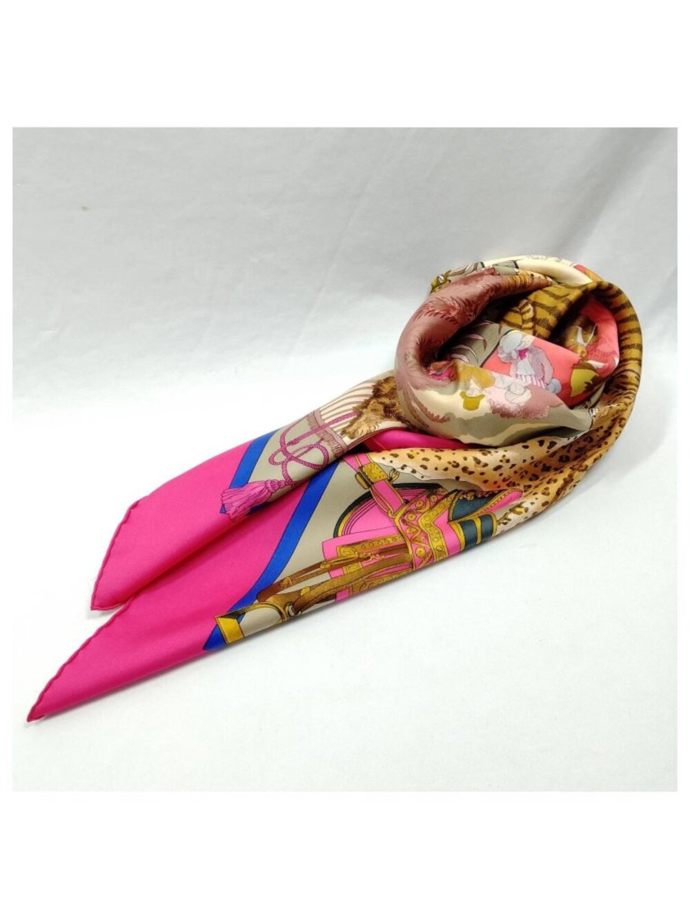 Authentic Hermès Chasses Exotiques Carré 90 Silk Scarf Pink Multicolor - Picture 4 of 10